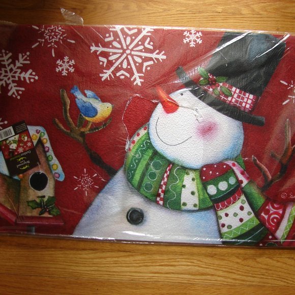 "D-37" Winter/ Holiday Accent rug - Picture 2 of 2